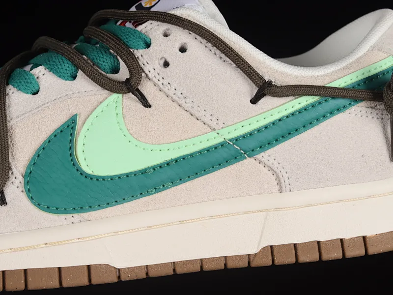 All categories Nk SB Dunk Series Nk SB Dunk Low low-top sneakers Nk SB Dunk Low "85" light green double hook strap deconstruction SB low-top sports and leisure sneakers DO9457-100